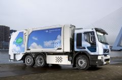 Roteb ontvangt eerste hybride Volvo vuilniswagen van Nederland