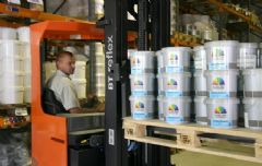 Toyota trucks verzorgen logistiek rondom uniek verfproduct ‘Paint in the Box’ 