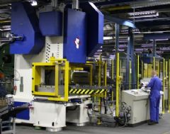 Rijva leverde 100e C-frame pers van Italiaanse fabrikaat Sangiacomo