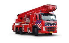Vijf Volvo-trucks met Bronto Skylift-hoogwerker voor Brandweer Haaglanden en Roermond 